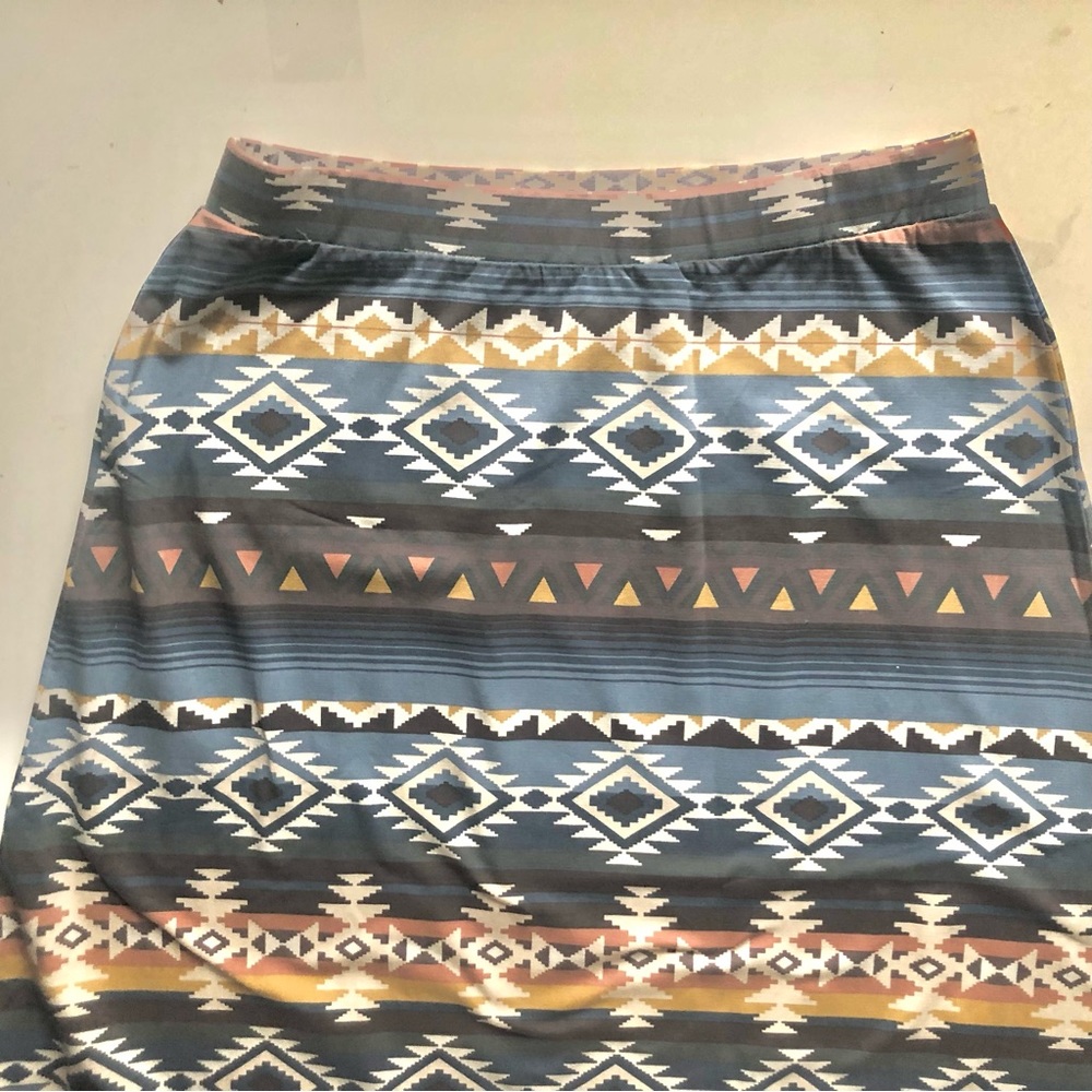 M/P Stretchy Midi Skirt in Pastel Tones with Geometric Print